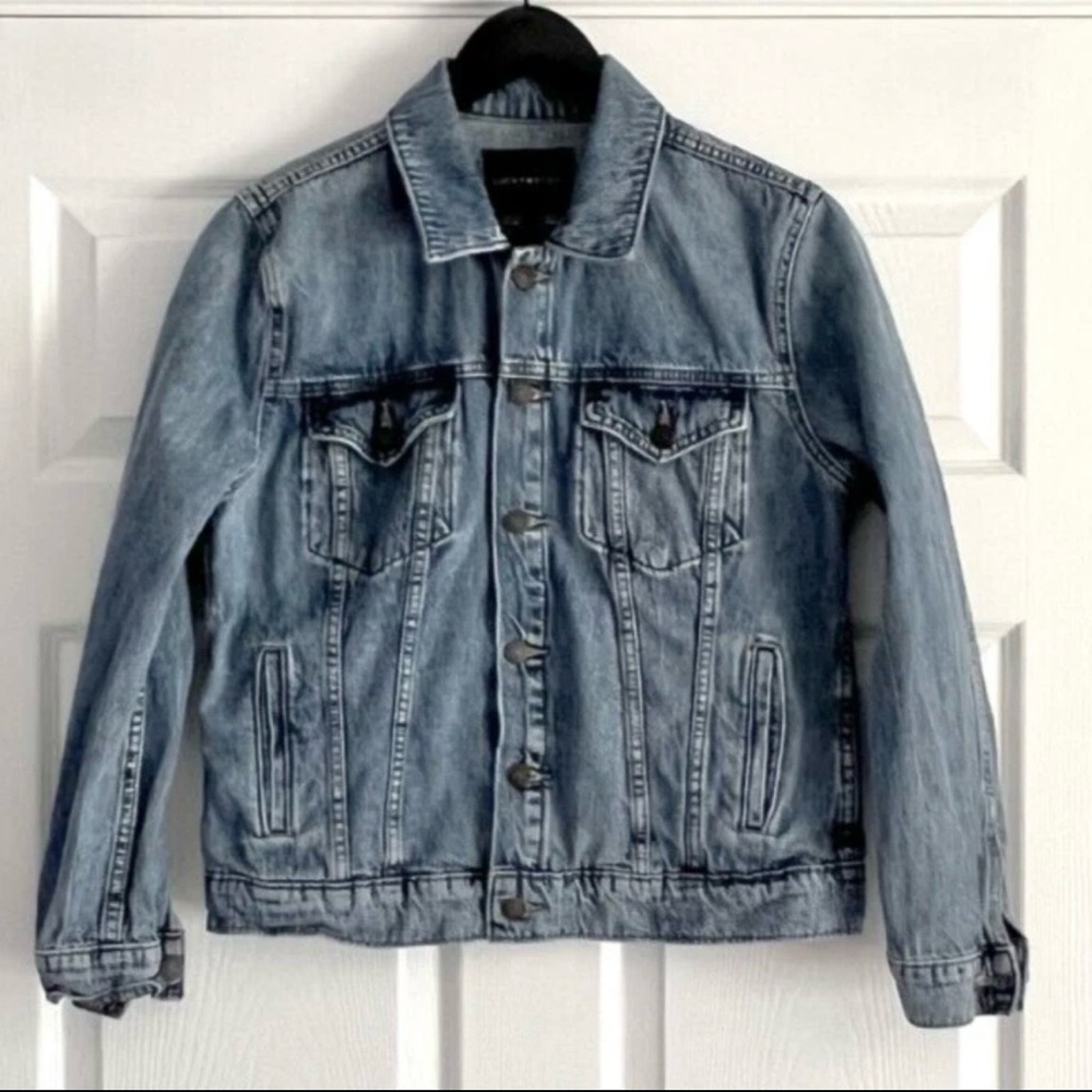 Lucky Brand medium wash Tomboy Trucker denim jean jacket size L